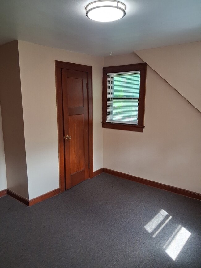 property at 2813 W Bobolink Ave