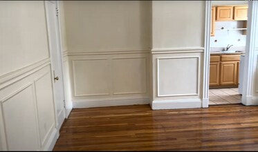 208 Kelton St, Unit 10 in Boston, MA - Foto de edificio - Building Photo