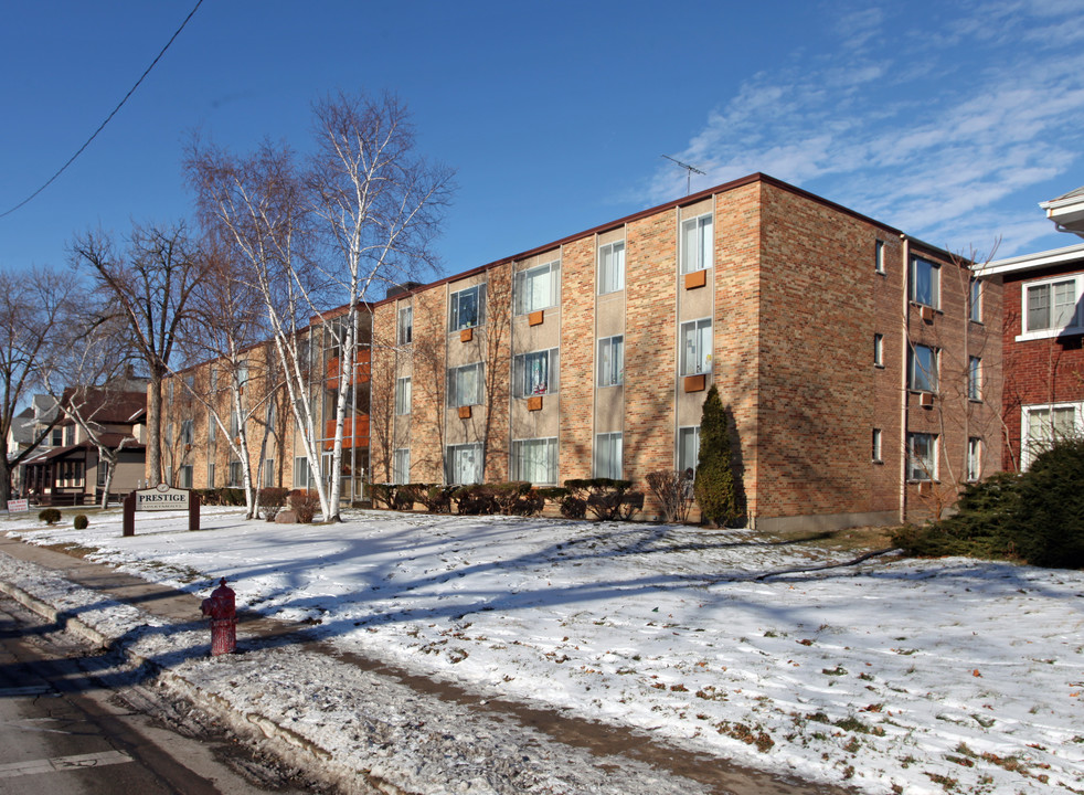 Prestige Apartments in Kenosha, WI - Foto de edificio