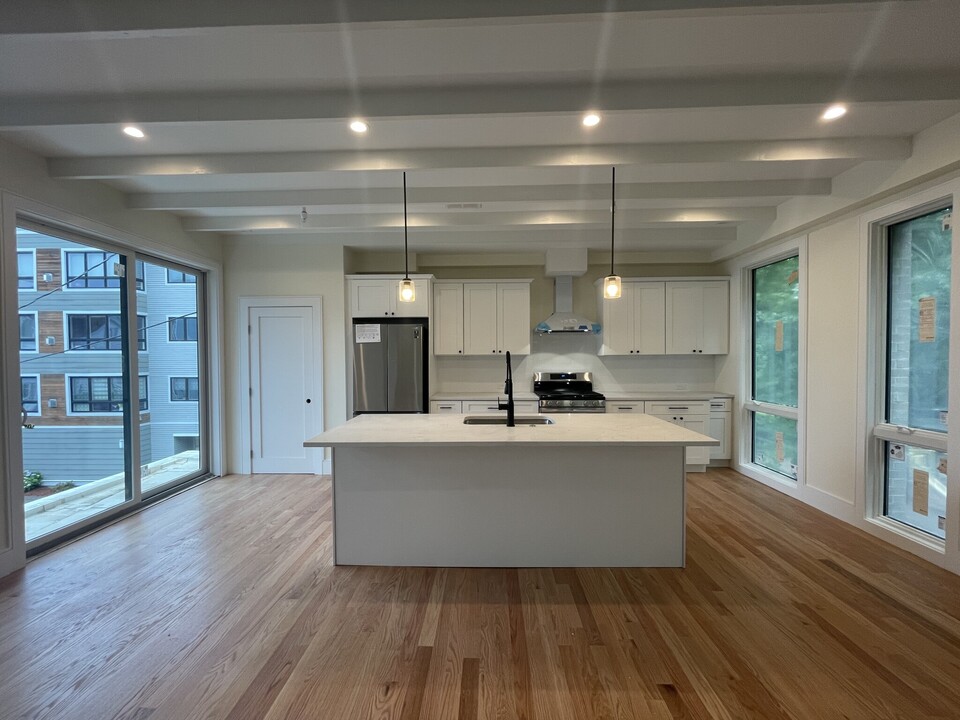 65 Cameron St, Unit 3 in Brookline, MA - Foto de edificio