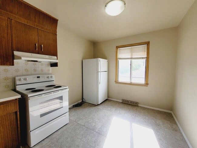 10976 124 St in Edmonton, AB - Building Photo - Building Photo