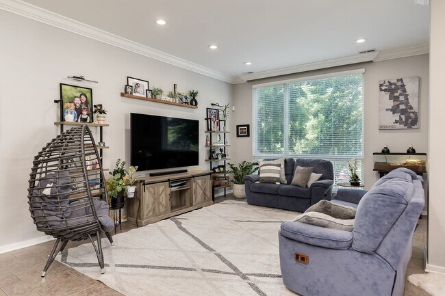 1825 N Winnebago Ave in Chicago, IL - Building Photo - Building Photo