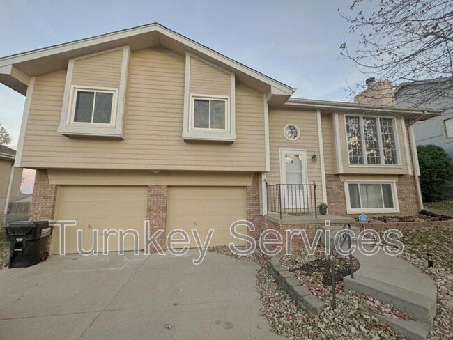 property at 2107 Queen Dr