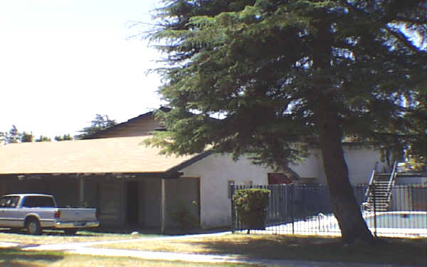 1017 Oxford Dr in Redlands, CA - Foto de edificio