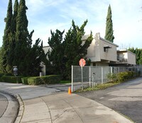 Building Photo - 5455 Bellingham Ave Apartments in Los Angeles, California