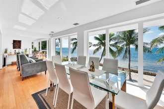 60 Ocean Front Dr in Key Largo, FL - Building Photo - Building Photo