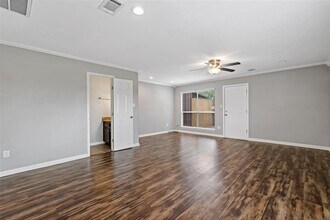 542 Birdsong Dr in League City, TX - Building Photo - Building Photo
