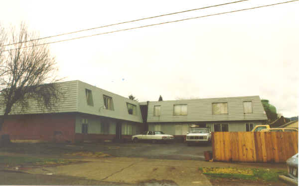 8040 N Ivanhoe St in Portland, OR - Foto de edificio - Building Photo