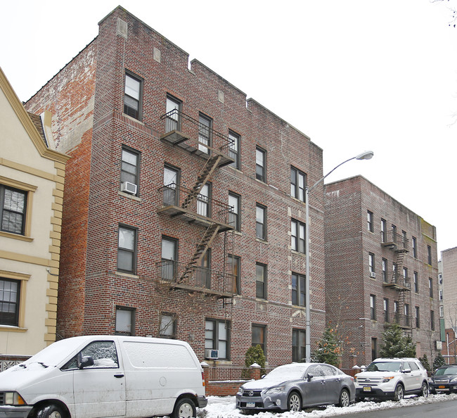 302 Marine Ave in Brooklyn, NY - Building Photo - Building Photo