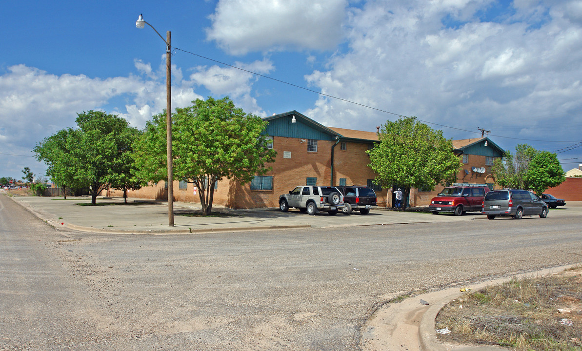 Flatland Apartments in Lubbock, TX - Building Photo