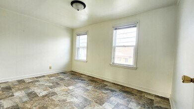 314 E Main St in Mishicot, WI - Building Photo - Building Photo