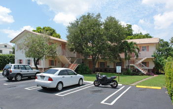 Melrose Place Apartments in Coral Springs, FL - Building Photo - Building Photo