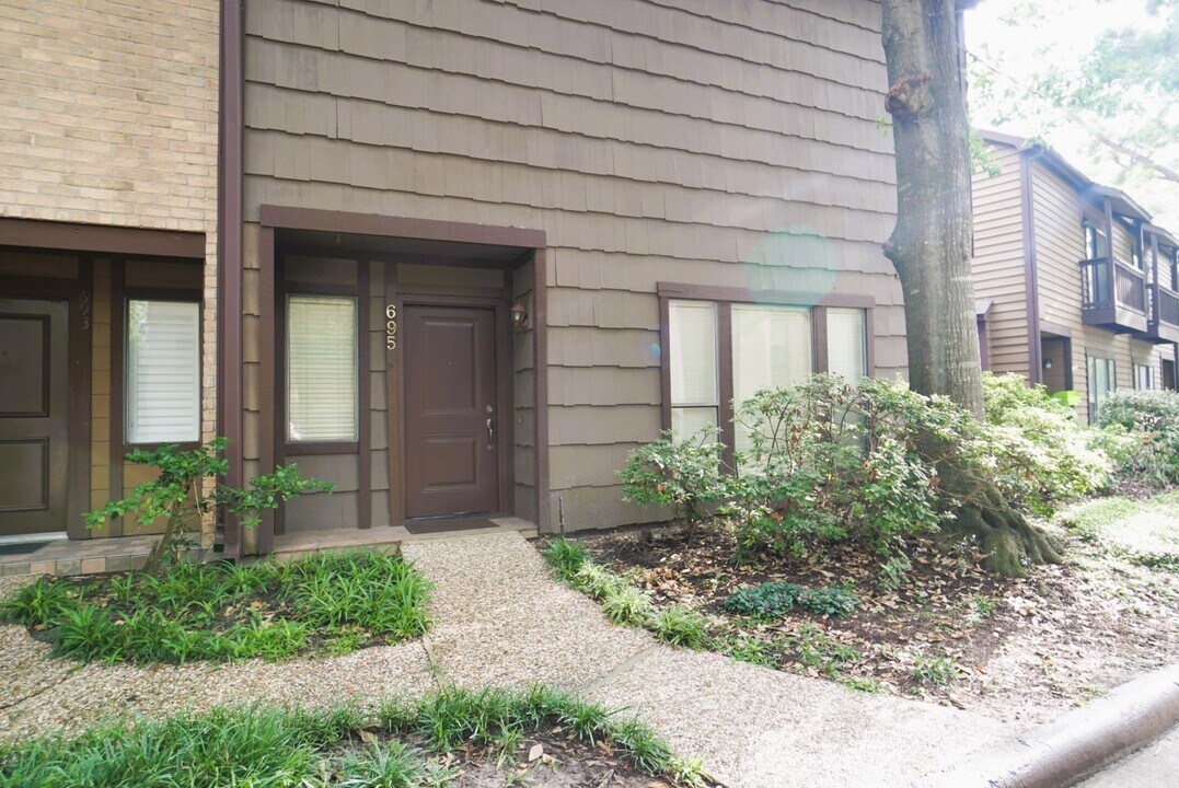 11711 Memorial Dr in Houston, TX - Foto de edificio