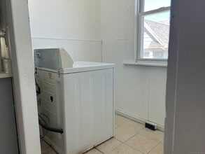 18 Eastwood Ave in Waterbury, CT - Building Photo - Building Photo
