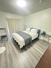 8180 Geneva Ct, Unit 323 in Doral, FL - Building Photo - Building Photo