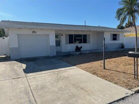 428 90th Ave in St Pete Beach, FL - Building Photo