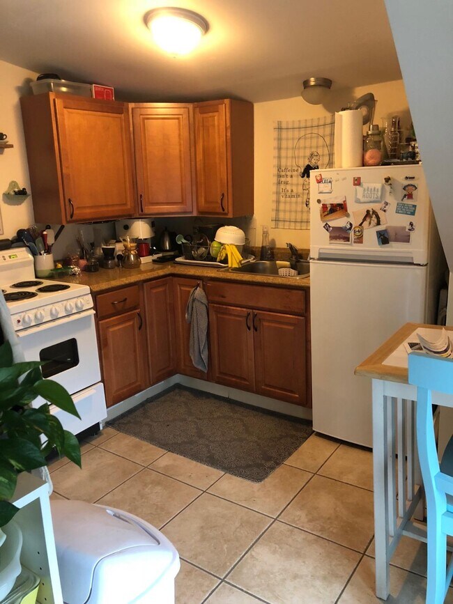 292 Beacon St, Unit 2 in Somerville, MA - Foto de edificio - Building Photo