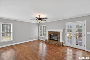 4879 Farm Valley Dr NE in Woodstock, GA - Building Photo