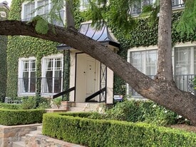 647 N Windsor Blvd, Unit 643 in Los Angeles, CA - Building Photo
