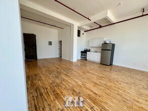 385 Troutman St in Brooklyn, NY - Building Photo - Building Photo