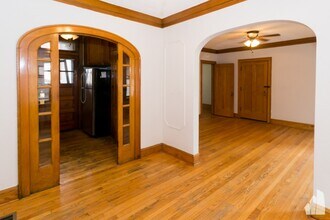 3844 N Bernard St, Unit 1A in Chicago, IL - Building Photo - Building Photo