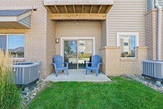 8350 Cascade Ave in West Des Moines, IA - Building Photo - Building Photo