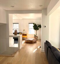 91 Brooks St, Unit 1 in Boston, MA - Building Photo - Building Photo