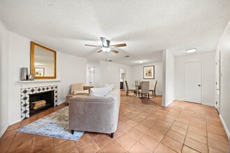 17116 Beaver Springs Dr in Houston, TX - Foto de edificio - Building Photo