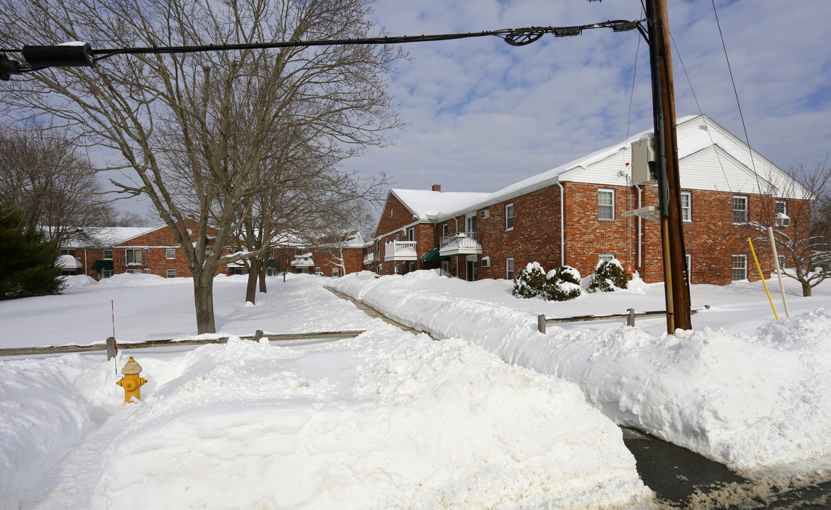 Abington Court Condominium in Abington, MA - Building Photo