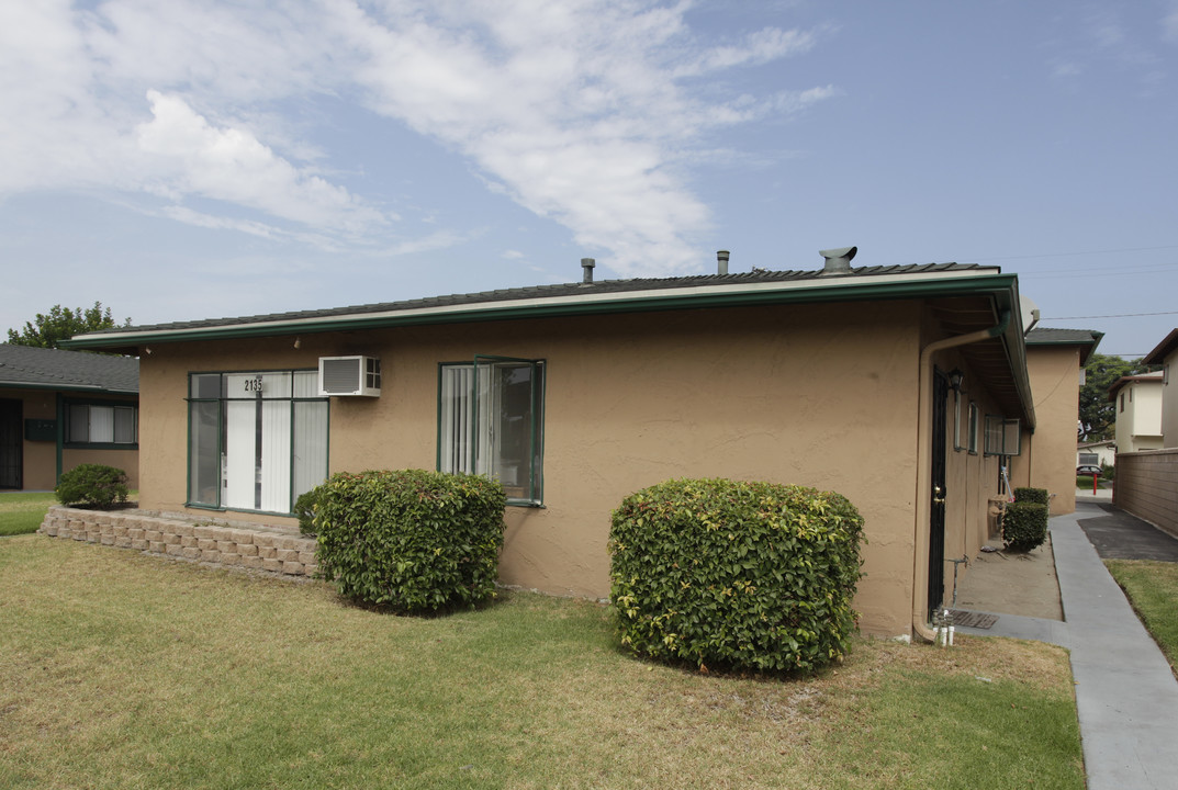 Ball Road Apartments in Anaheim, CA - Building Photo