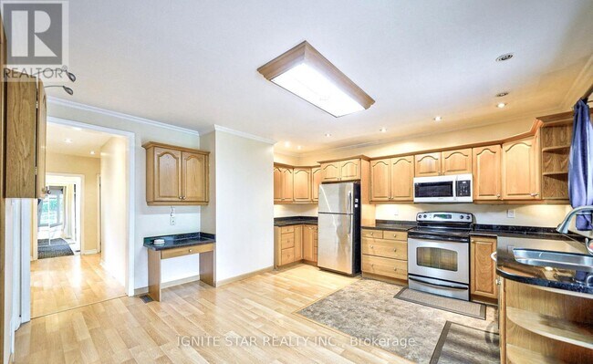 609 Montbeck Crescent in Mississauga, ON - Building Photo - Building Photo