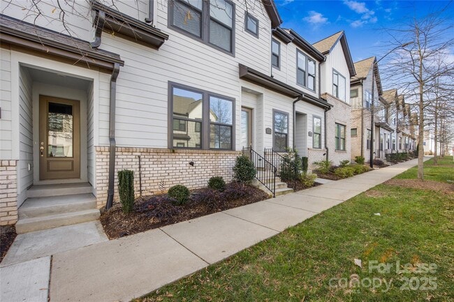 6319 Southgrove St in Charlotte, NC - Building Photo - Building Photo