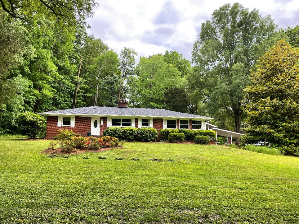 429 Dorothy Dr in Cary, NC - Building Photo