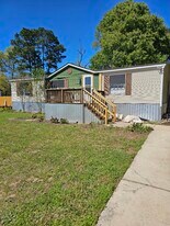 16471 Pisces Rd in Conroe, TX - Building Photo