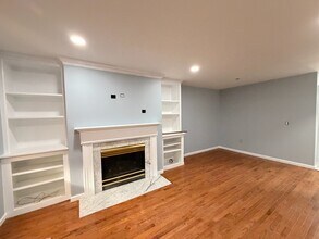 39 Coram Rd in Shelton, CT - Foto de edificio - Building Photo