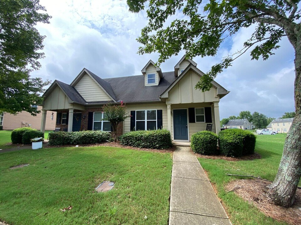 125 Bridgewater Cir in Athens, GA - Building Photo