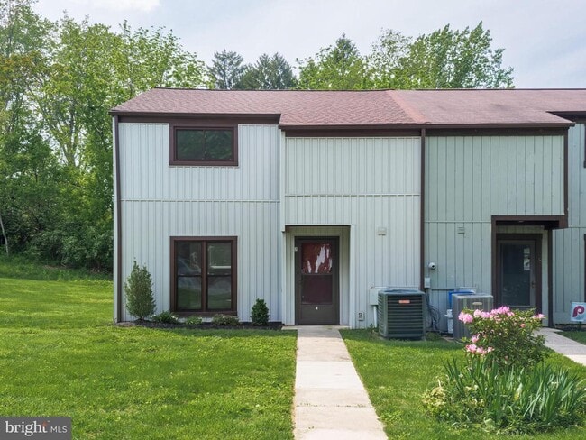property at 7 Wyndham Ct