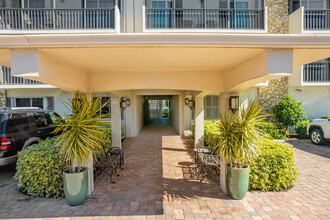 Coquina Club in Naples, FL - Foto de edificio - Building Photo