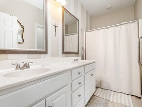 2112 White Pond Ct in Apex, NC - Building Photo - Building Photo
