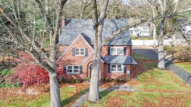 350 Converse St in Longmeadow, MA - Building Photo - Building Photo