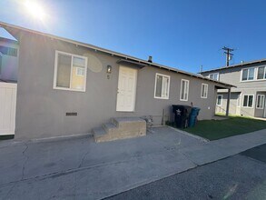 BEAUTIFUL 2 BEDROOM APARTMENT IN INGLEWOOD!! PARKING INCLUDED! in Inglewood, CA - Foto de edificio - Building Photo