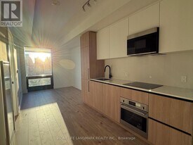 35 Parliament St in Toronto, ON - Building Photo