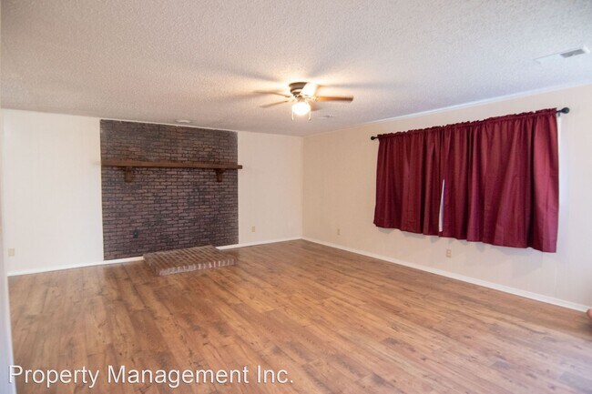 317 Delaware St photo'