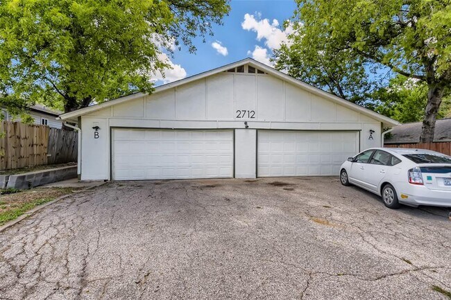property at 2712 Parker Ln