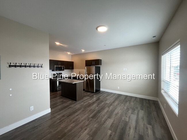 591 Turin Way in Rexburg, ID - Foto de edificio - Building Photo