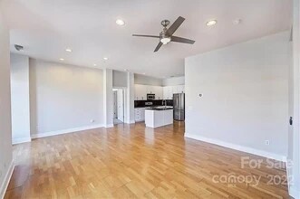 911 E 8th St, Unit 911 in Charlotte, NC - Building Photo - Building Photo