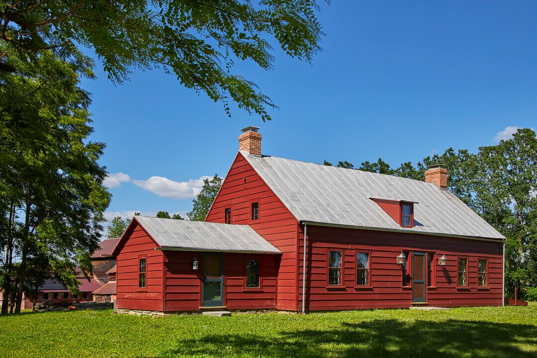 159 Pitcher Ln in Red Hook, NY - Building Photo