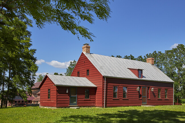159 Pitcher Ln in Red Hook, NY - Building Photo - Building Photo