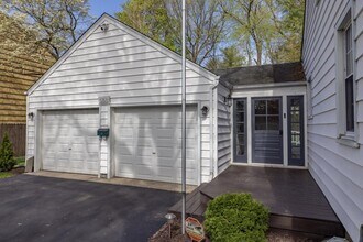 5 Lindenwoods Rd in Norwalk, CT - Building Photo - Building Photo