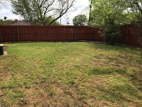 401 Tiffany Trail in Richardson, TX - Building Photo - Building Photo